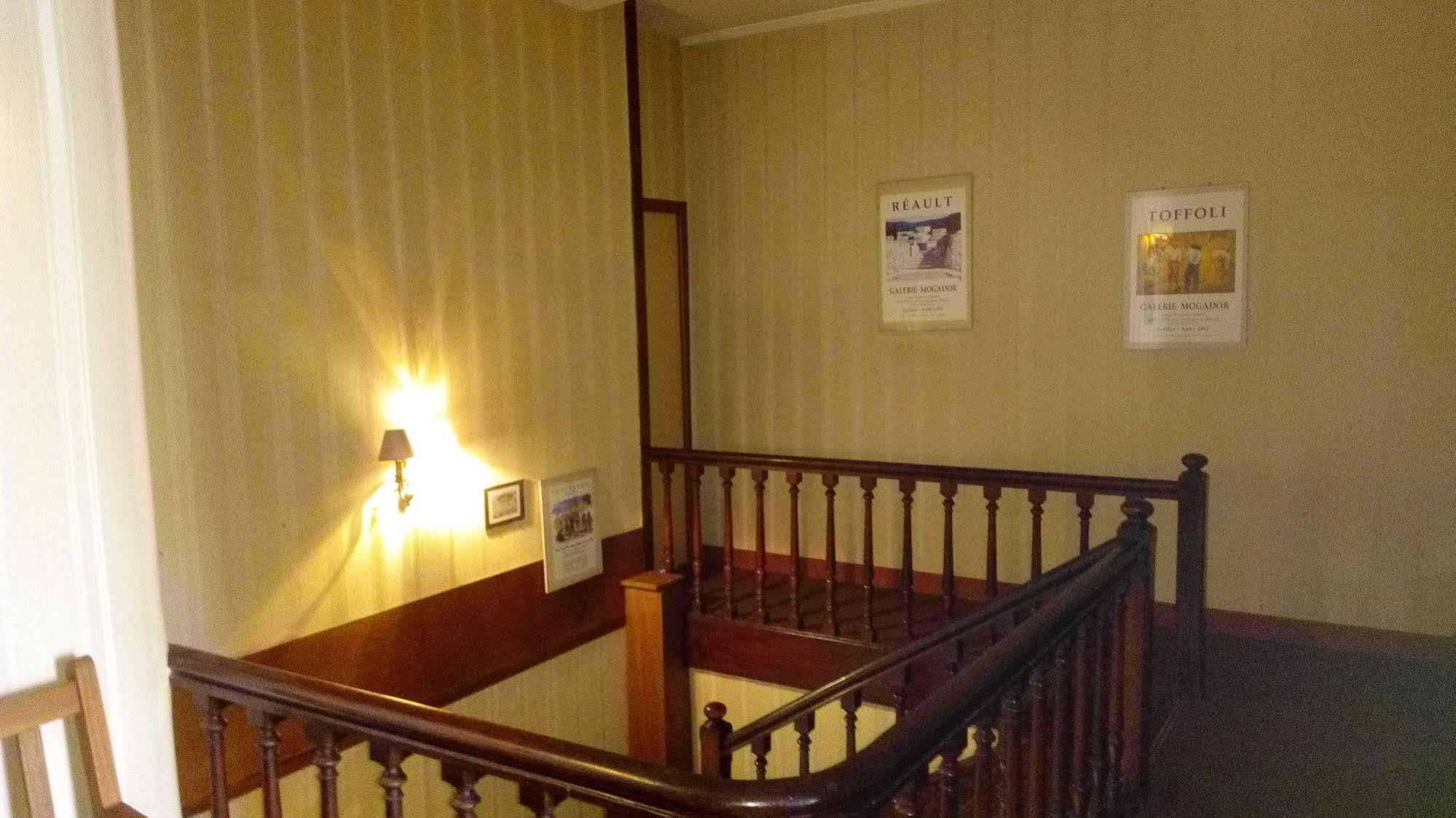 Flore Hotel